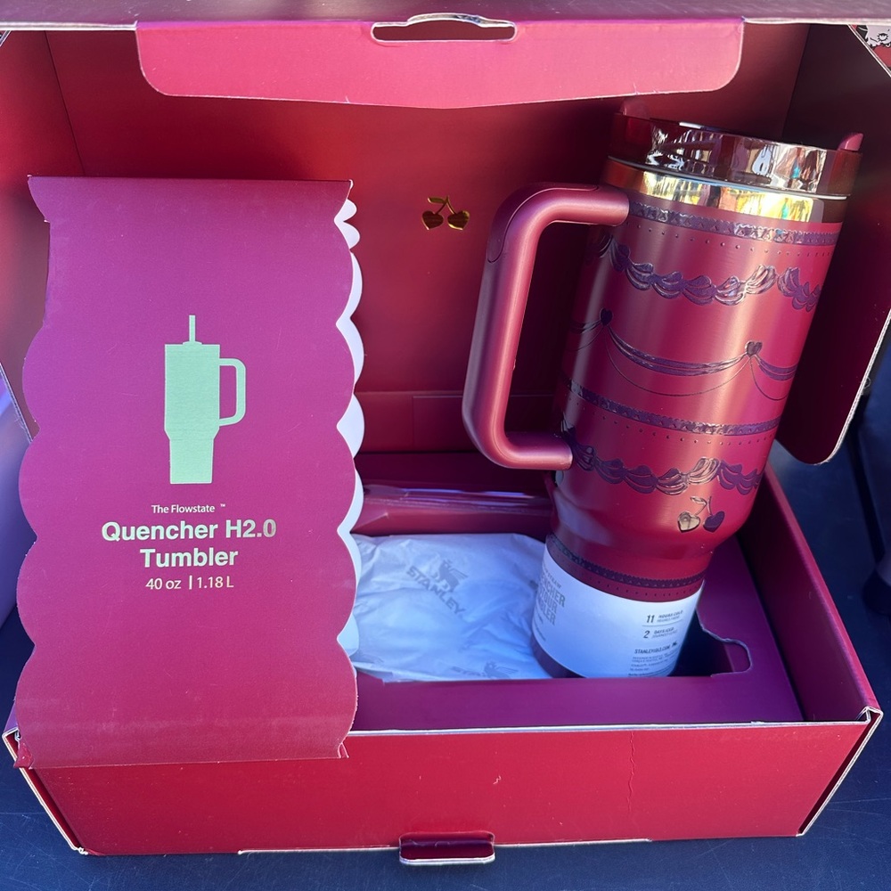 Quencher H2.0 Tumbler - cherry inspired Travel Mug